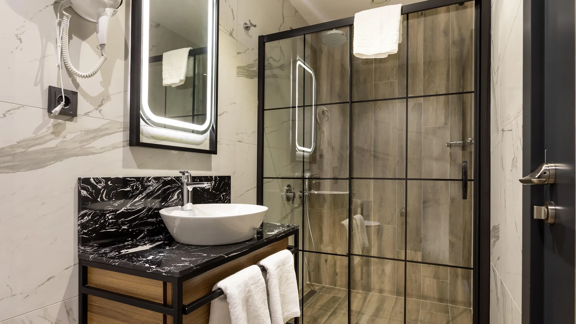 אנטליה Nox Suite 4*,